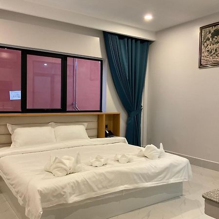 Nico'S Hotel And Skybar Сием Реап Екстериор снимка