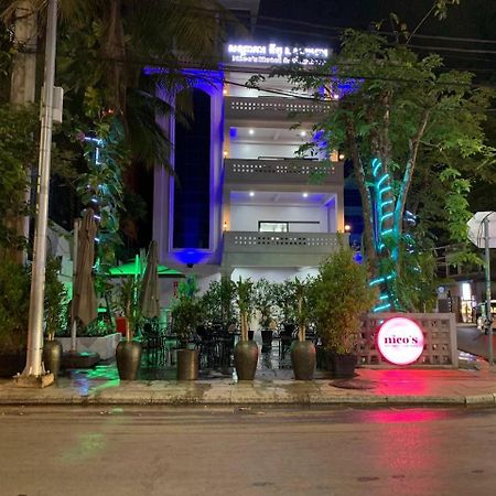 Nico'S Hotel And Skybar Сием Реап Екстериор снимка