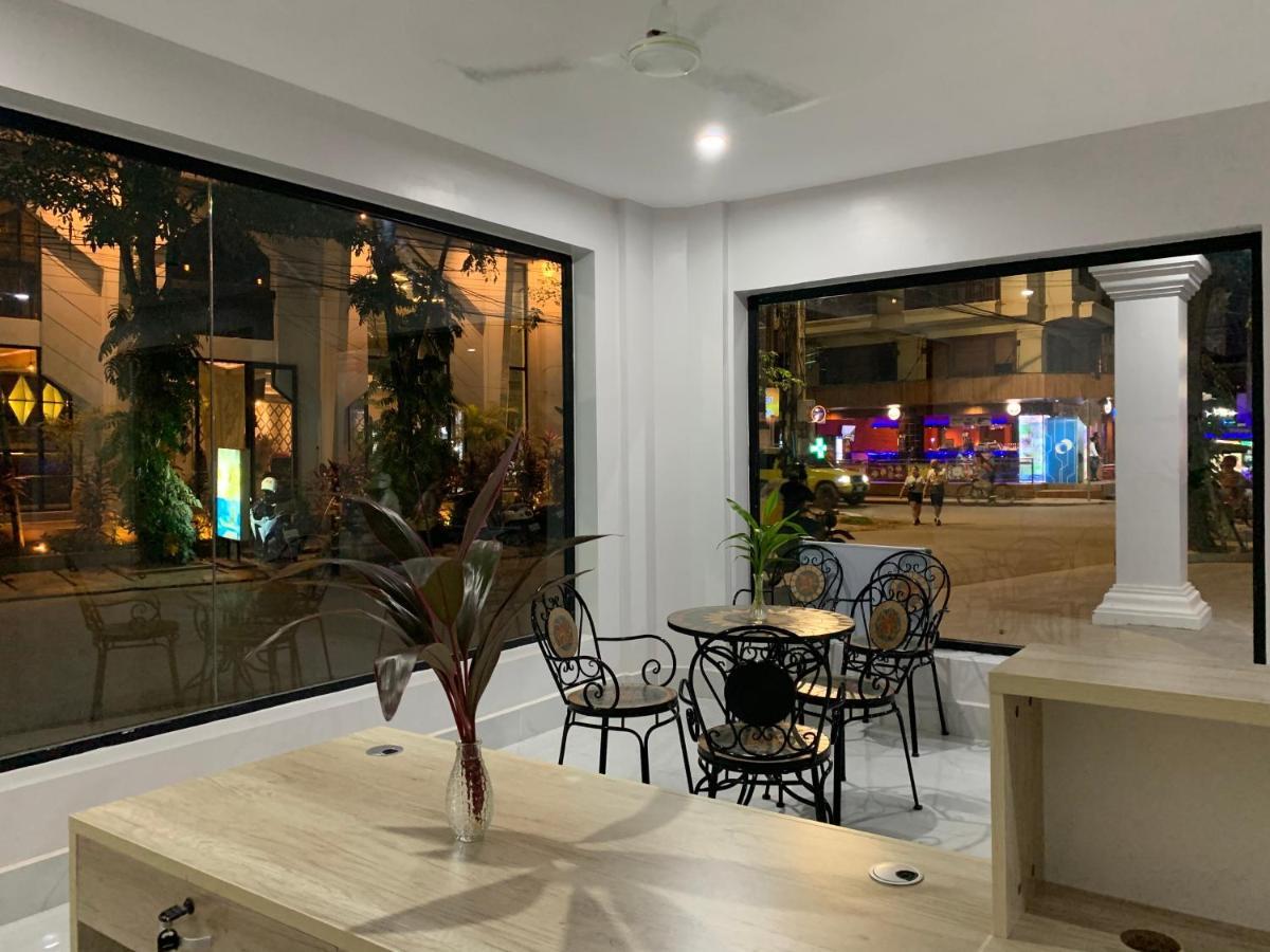 Nico'S Hotel And Skybar Сием Реап Екстериор снимка