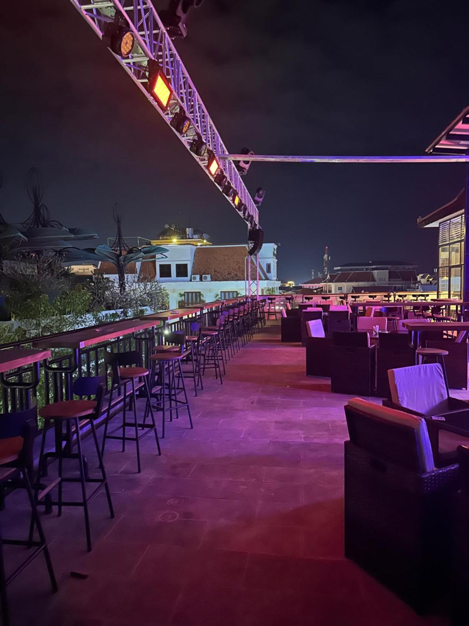 Nico'S Hotel And Skybar Сием Реап Екстериор снимка