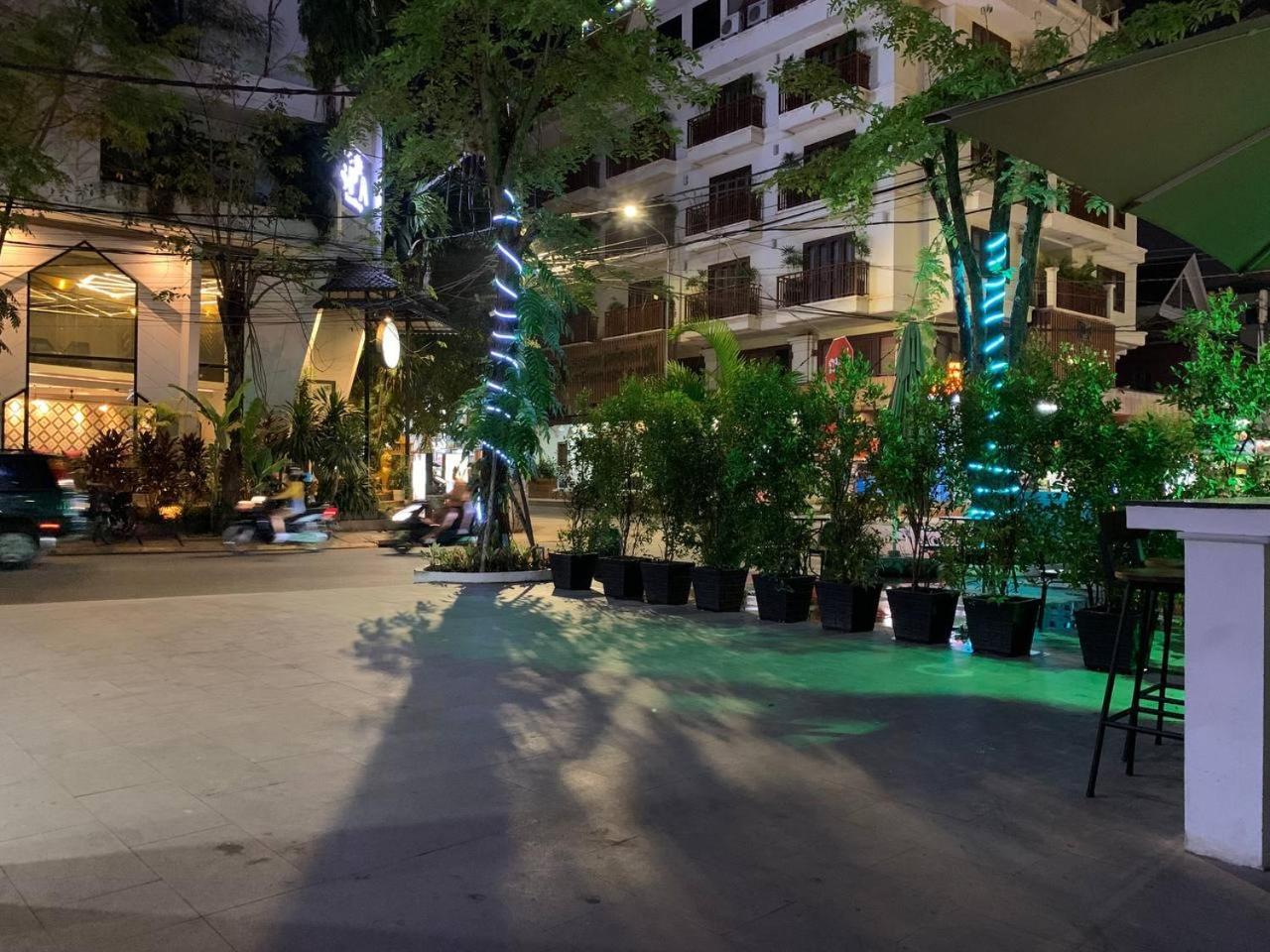 Nico'S Hotel And Skybar Сием Реап Екстериор снимка